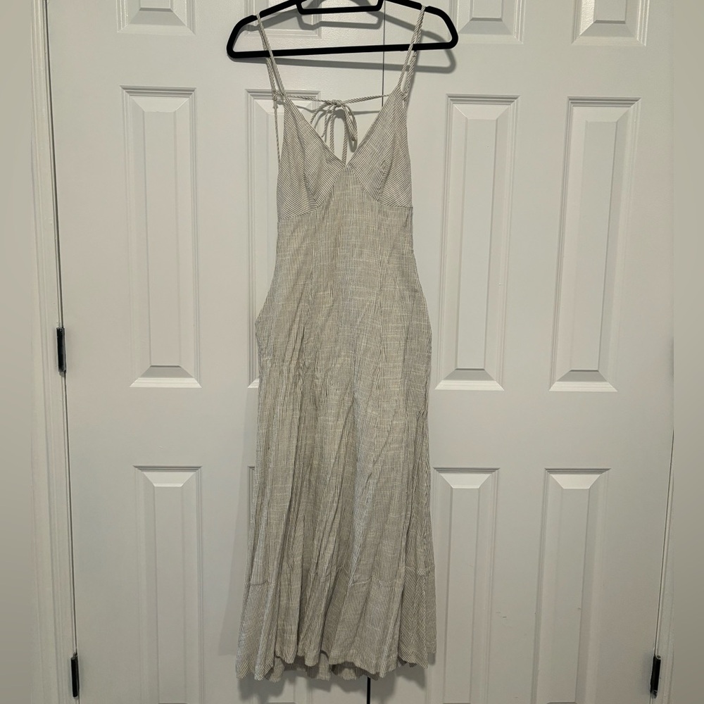 ILLA ILLA Cream Backless Dress